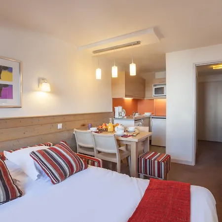 Pierre & Les Gemeaux 3*