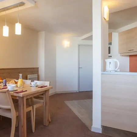 Pierre & Les Gemeaux Hotel apartamentowy 3*