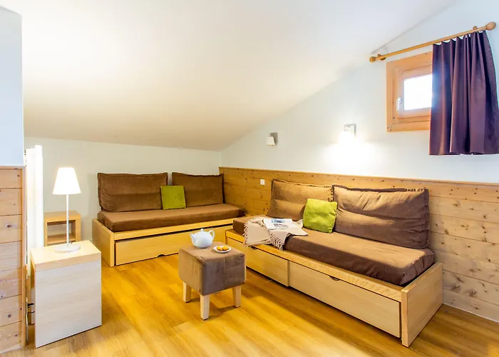 玛伊瓦双子座公寓酒店 3* 拉普拉涅