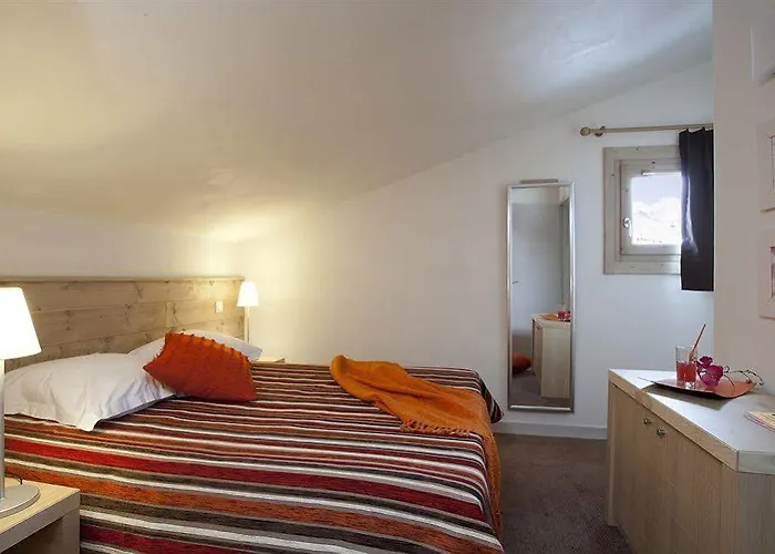 玛伊瓦双子座公寓酒店 3*